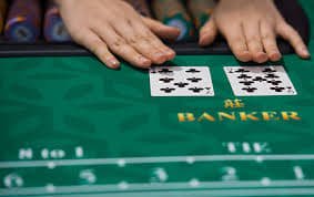 Fortune Mouse cascading wins on aldous slot game